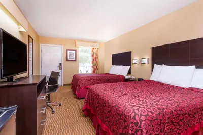 Photo 4 - Days Inn by Wyndham Simpsonville