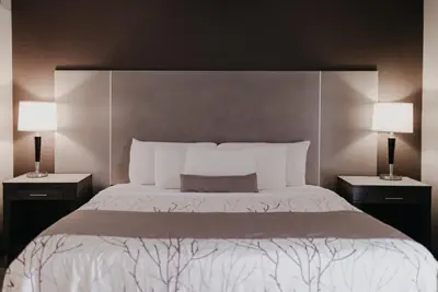 Photo 2 - Eastland Suites Hotel & Conference Ctr, Trademark by Wyndham