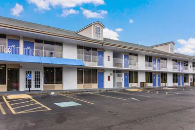 Photo 3 - Motel-6 Lagrange Ga