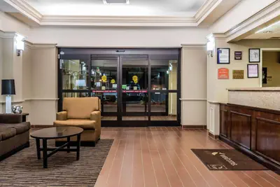 Photo 5 - Sleep Inn & Suites Dothan North