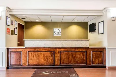Photo 4 - Sleep Inn & Suites Dothan North