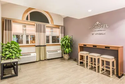 Photo 2 - Microtel By Wyndham Victor