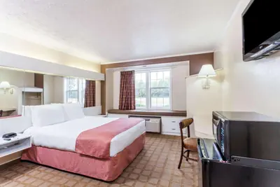 Photo 4 - Microtel Inn by Wyndham Wilson
