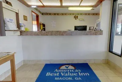 Photo 5 - Americas Best Value Inn & Suites Macon at Eisenhower Pkwy