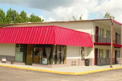 Photo 2 - Economy Inn