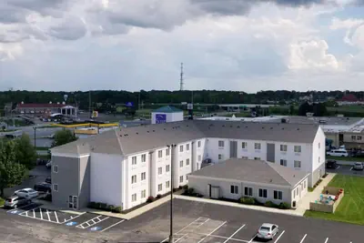 Photo 2 - Sleep Inn Sandusky