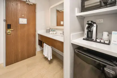 Photo 4 - Holiday Inn Express Chicago Northwest-Vernon Hills by IHG