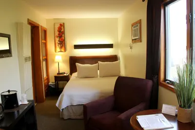 Photo 4 - All Seasons Inn