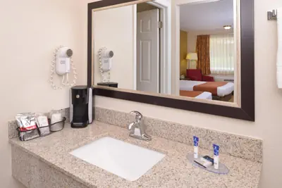Photo 5 - Americas Best Value Inn Plattsburgh