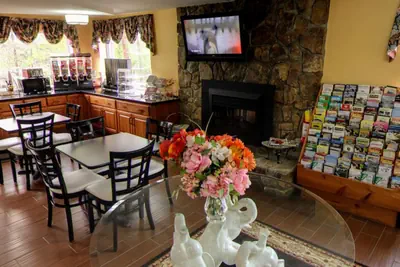 Photo 4 - Dahlonega Mountain Inn