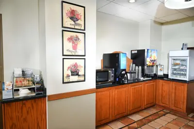 Photo 4 - Best Western Plus Sandusky Hotel & Suites