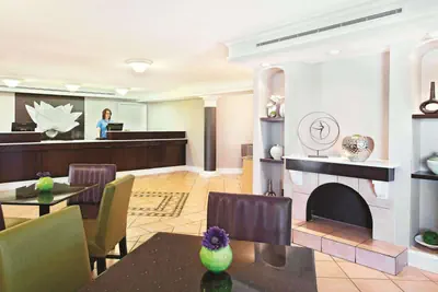 Photo 3 - La Quinta Inn by Wyndham Champaign