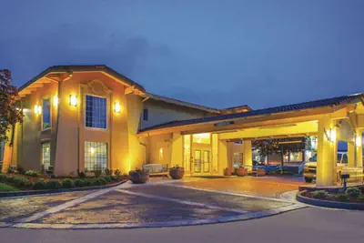Photo 4 - La Quinta Inn by Wyndham Moline Airport