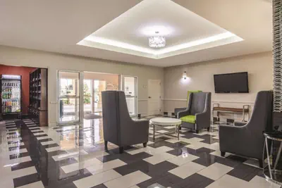 Photo 4 - La Quinta by Wyndham Prattville
