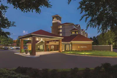 Photo 4 - La Quinta by Wyndham Atlanta Alpharetta