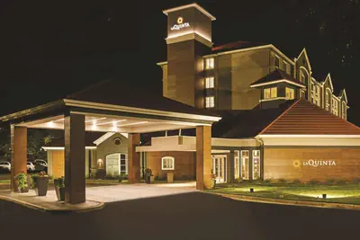 Photo 3 - La Quinta by Wyndham Atlanta Alpharetta