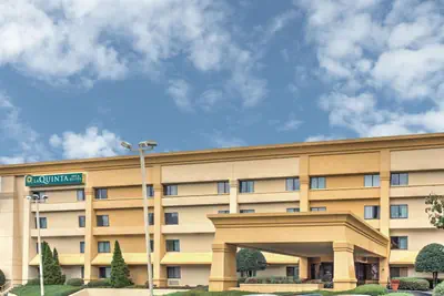 Photo 2 - La Quinta by Wyndham Atlanta Roswell