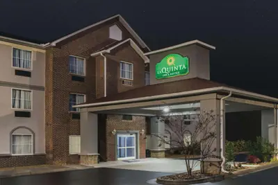 Photo 2 - La Quinta by Wyndham Rome
