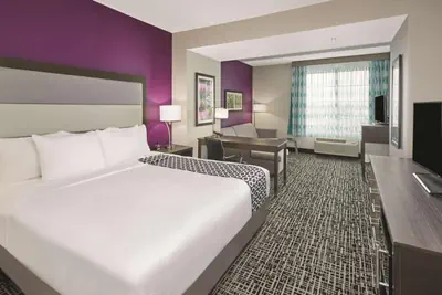 Photo 3 - La Quinta by Wyndham Springfield IL