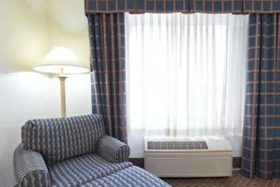 Photo 2 - Holiday Inn Express Hotel & Suites Ames by IHG