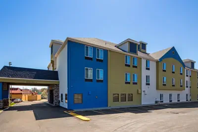 Photo 4 - Red Lion Inn & Suites Blue Springs
