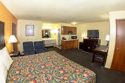 Photo 3 - Americas Best Value Inn Chanute