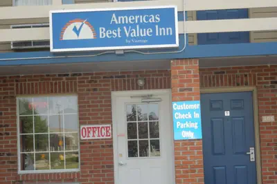 Photo 3 - Americas Best Value Inn Maumee/Toledo