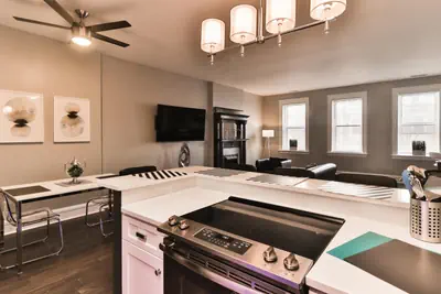 Photo 5 - Luxury Apt w/ Spectrum Mood Lighting - Historic Cherokee Street Antique Row