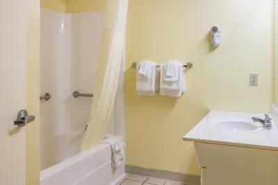 Photo 4 - Americas Best Value Inn - Clayton