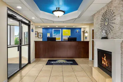 Photo 4 - Days Inn by Wyndham Weldon Roanoke Rapids