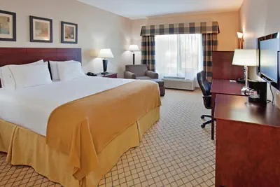 Photo 3 - Holiday Inn Express Hotel & Suites Wichita Airport by IHG