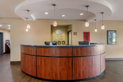 Photo 4 - Comfort Suites Speedway - Kansas City