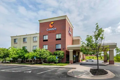 Photo 3 - Comfort Suites Speedway - Kansas City