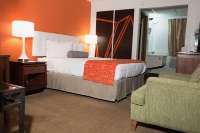 Photo 4 - Howard Johnson by Wyndham Waukegan Great Lakes
