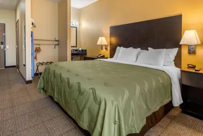 Photo 2 - Quality Inn & Suites Lenexa Kansas City