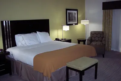 Photo 4 - Holiday Inn Express Conway by IHG