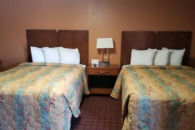 Photo 5 - Economy Inn
