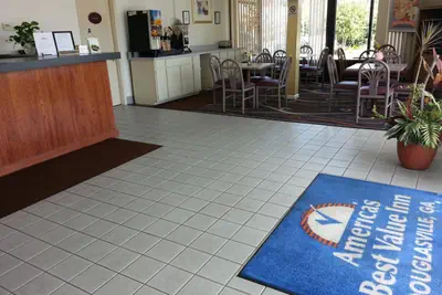 Photo 4 - Americas Best Value Inn Douglasville