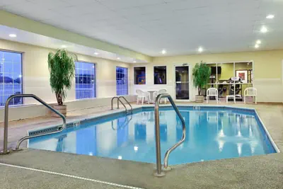 Photo 2 - Country Inn & Suites by Radisson, Rock Falls, IL