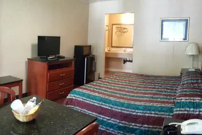 Photo 5 - Atrium Inn & Suites