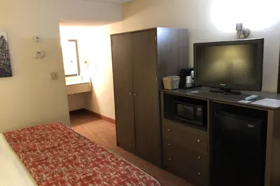 Photo 5 - MHO INN and SUITES