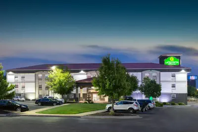 Photo 4 - La Quinta by Wyndham Blue Springs