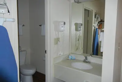 Photo 2 - Quality Inn Holland - Toledo