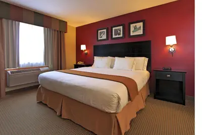 Photo 3 - Holiday Inn Express Hotel & Suites Defiance by IHG