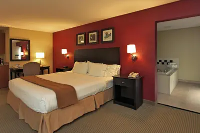Photo 2 - Holiday Inn Express Hotel & Suites Defiance by IHG
