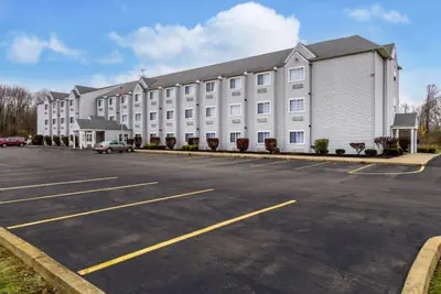 Photo 2 - Quality Inn & Suites North Lima - Boardman