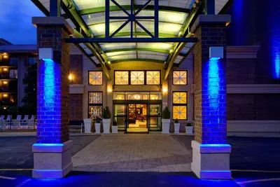 Photo 2 - Holiday Inn Express Schaumburg-Rolling Meadows by IHG