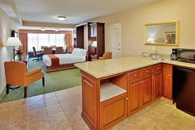 Photo 2 - Holiday Inn Express Hotel & Suites Cape Girardeau I-55 by IHG