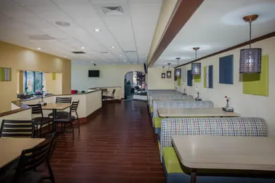 Photo 4 - Sonesta Select Hotels Statesville