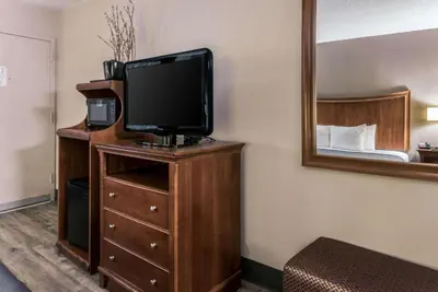 Photo 4 - Econo Lodge Gainesville Downtown Area